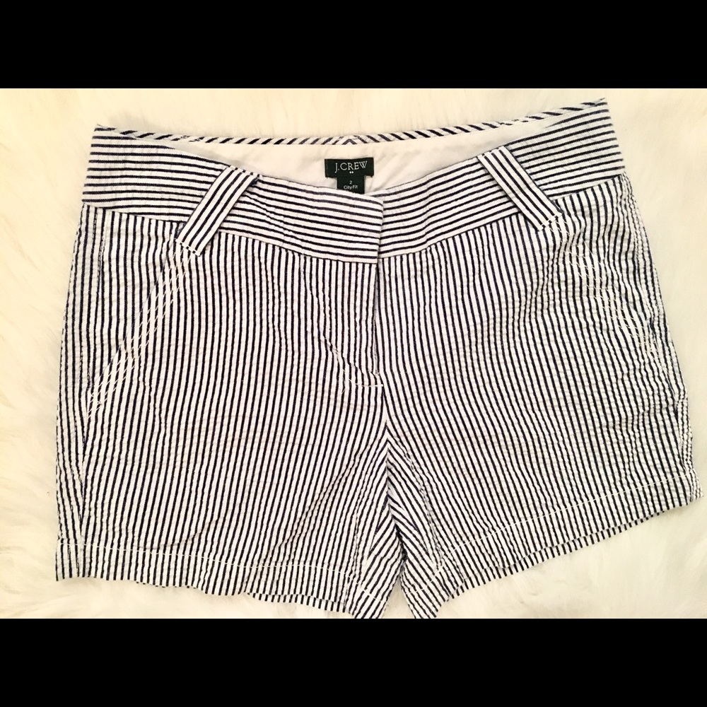 J Crew women’s size 2 City Fit navy striped shorts - Picture 2 of 4